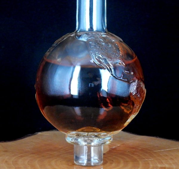 Designer Glaskaraffe Klarglasflasche "Globus" mit Weltkarte 500ml
