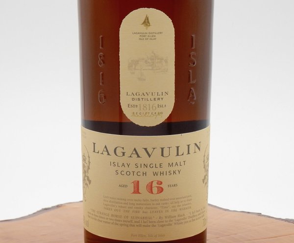 Lagavulin 16 Jahre 43% L1027CM007 (2021/Diageo)